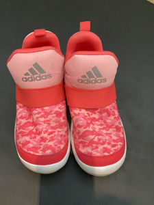 阿迪达斯adidas毛毛虫女童球鞋运动鞋,尺码33,大悦城购
