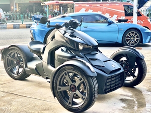 倒三轮摩托车本田