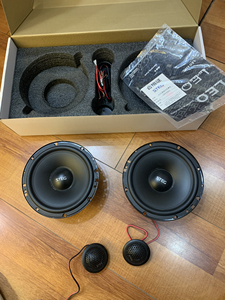 史泰格汽车音响,650c两分频套装喇叭99成新,因升级闲置处