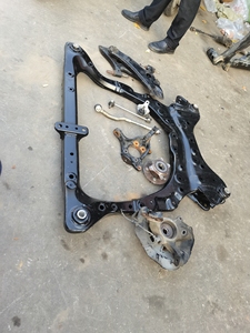 丰田新款凯美瑞 新款荣放 亚洲龙 元宝梁四方架 下摆臂 减震