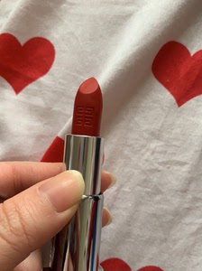 口红瑕疵纪梵希