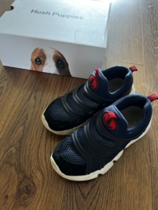 hush puppies 暇步士童鞋夏季透气运动鞋洞洞毛毛虫