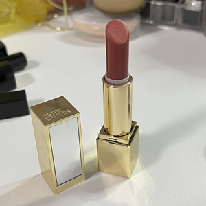 出闲置雅诗兰黛口红420大表姐色,套盒里的,正装的量,低价出