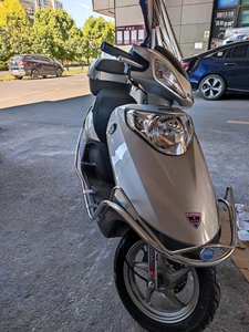 豪达100cc摩托车,外形防本田小公主100,车况全新,行驶