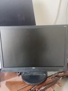 milo液晶显示器,家里用不着了,便宜转.二手物品,看好再拍