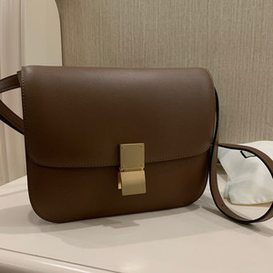 celine/塞林box小方包翻盖金属扣斜挎包包 非zp