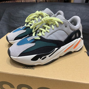 yeezy700初代首发og黑灰38码正品