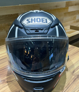 出shoei z7黑蚂蚁头盔xl,9成新,21年1月生产,耳