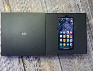 黑色小米mix3 八核处理器 内存6 128 全网通双卡双待
