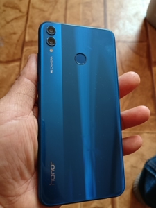 自用华为荣耀8x手机,6十128的,外屏破璃有破损,其它完好