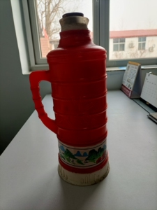 鹿牌老式暖壶,老物件1个,年代久远,壶胆完好,适合怀旧收藏.