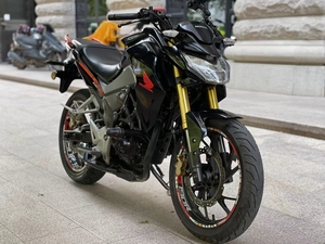 000人付款淘宝本田暴风眼cbf190r街车一台,黑色款式,行驶几千公里,有