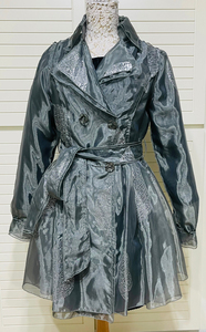 高级灰欧根纱双层重工刺绣风衣，L码，仅试穿，几乎全新，非常高