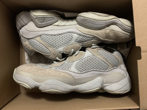 yeezy500海盐,正品46码,基本新的,盒子都在,没清理