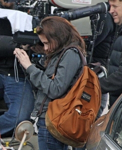 杰斯伯jansport暮光之城女主贝拉同款麂皮底背包