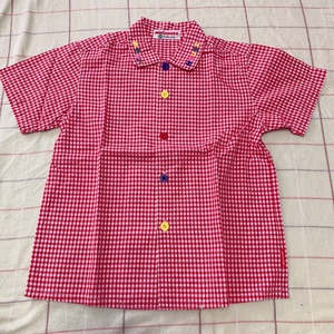 日本mikihouse 100码彩色纽扣红色格子短袖T 恤～