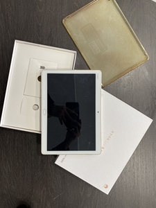 华为m3青春版10.1寸大屏,插卡全网通4g版,4 64g内