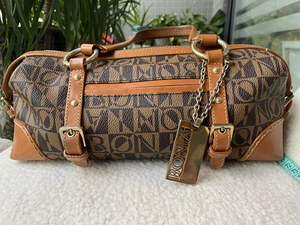 bonia包包,疫情前出差新加坡免税店购买回来的,长35cm