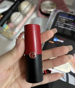 阿玛尼丝绒雾面口红 500