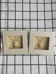 施华蔻恒时珍粹珍珠天使项链配饰特价处理