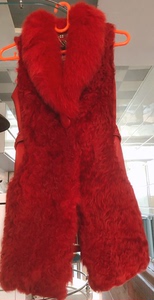 贝尔尼尼皮草毛甲，毛领是狐狸毛，建议95-100斤姐妹入手，