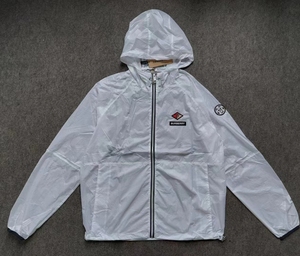全新burberry博柏利连帽夹克外套 防晒服皮肤衣,正品