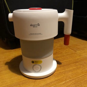 德尔玛折叠热水壶,天猫旗舰店购入,为了去欧洲旅游买的,现在旅