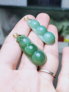 女生夏季新款豌豆荚项坠天然和田玉碧玉吊坠锁骨链饰品