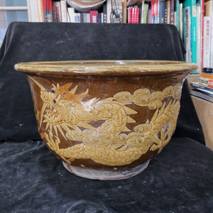 宜兴花盆龙纹