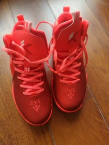 kt2,克莱汤普森2代荧光红,42.5码,地板场试穿半小时