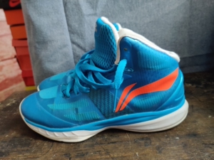 超轻10篮球鞋47码一双,偏小starbury88感兴趣的产品李宁轻跑鞋1李宁