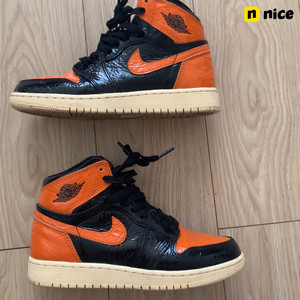 aj1猪油扣碎 35.5码 小脚女生福利 新黑扣碎黑橙漆皮猪