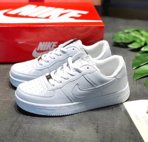 耐克空军一号吊牌