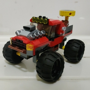 乐高城市60245小偷抢劫银行,只是小偷的皮卡车,成色新,附