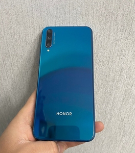 华为荣耀20青春版 6gb 64g  蓝水翡翠  95新