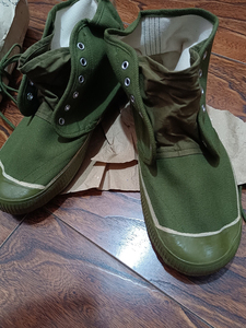 全新老式高腰解放鞋3531厂1986年41码精品胶鞋品相好所