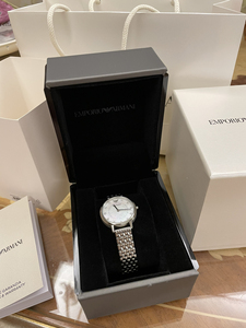 阿玛尼满天星贝母手表 全新 带包装盒保修卡 全国联保两年半