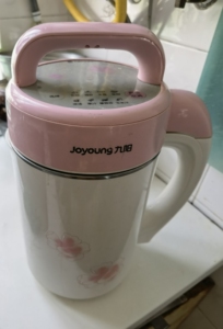 九阳豆浆机,完好无损功能正常.因为本人买了新款破壁机,老款占