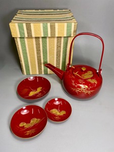 日本漆器，红色大漆、金莳绘，木质，銚子、酒壶、茶壶一套，1壶