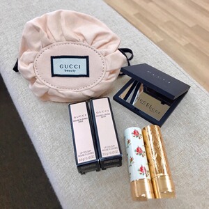 gucci古驰碎花收纳袋收纳包化妆包抽绳零钱袋