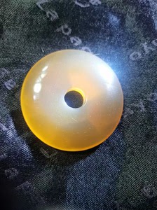 北红玛瑙大平安扣