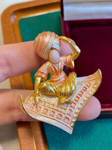 528特价!中古sphinx无标 印度小人坐飞毯胸针～_阿里巴巴找货神器