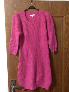 枚红色毛衣连衣裙短裙收腰修身中长袖圆领小众品牌时尚连衣裙