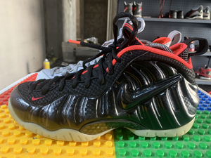 耐克 黑白椰子鸳鸯喷泡:41码,成色很好,鞋面无伤,鞋底磨损