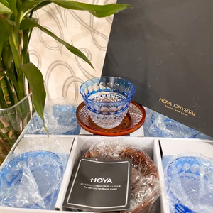 日本豪雅hoya水晶切子杯套装,价格是5杯 5竹托,浅蓝色渐