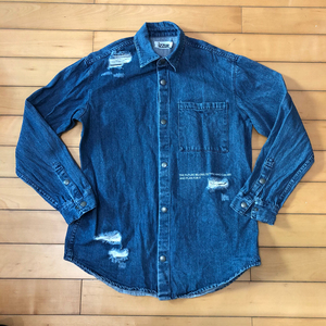 正品izzue 女子冬季破烂造旧洗水长袖牛仔衬衫外套