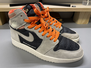 aj1灰麂皮/三文鱼/字幕标语 42码