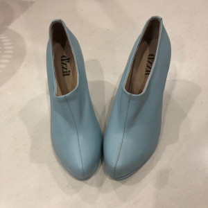 dzzlt小地素短靴全新,专柜购买,买来一直没穿～37码