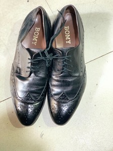 意大利BOMY宝威商务休闲皮鞋，黑色，41号.皮底，正常穿着