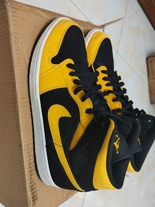 Air Jordan 1 Mid乔AJ1男女小新欢黑黄禁穿中